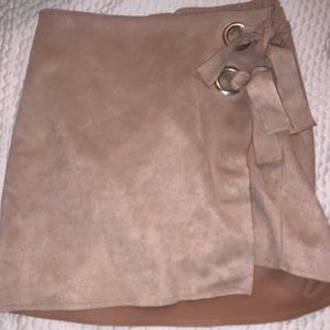 Skirt. Worn twice! Great condition!